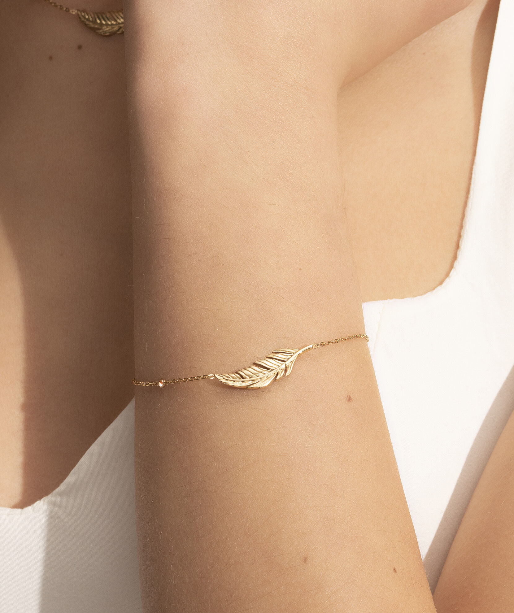 OLIVIA BURTON 「〈OLIVIA BURTON(ｵﾘﾋﾞｱﾊﾞｰﾄﾝ)〉ｼｸﾞﾈﾁｬｰ ﾌｪｻﾞｰ ｺﾞｰﾙﾄﾞ ﾌﾞﾚｽﾚｯﾄ」|ブレスレット・バングル|YELLOW GOLD