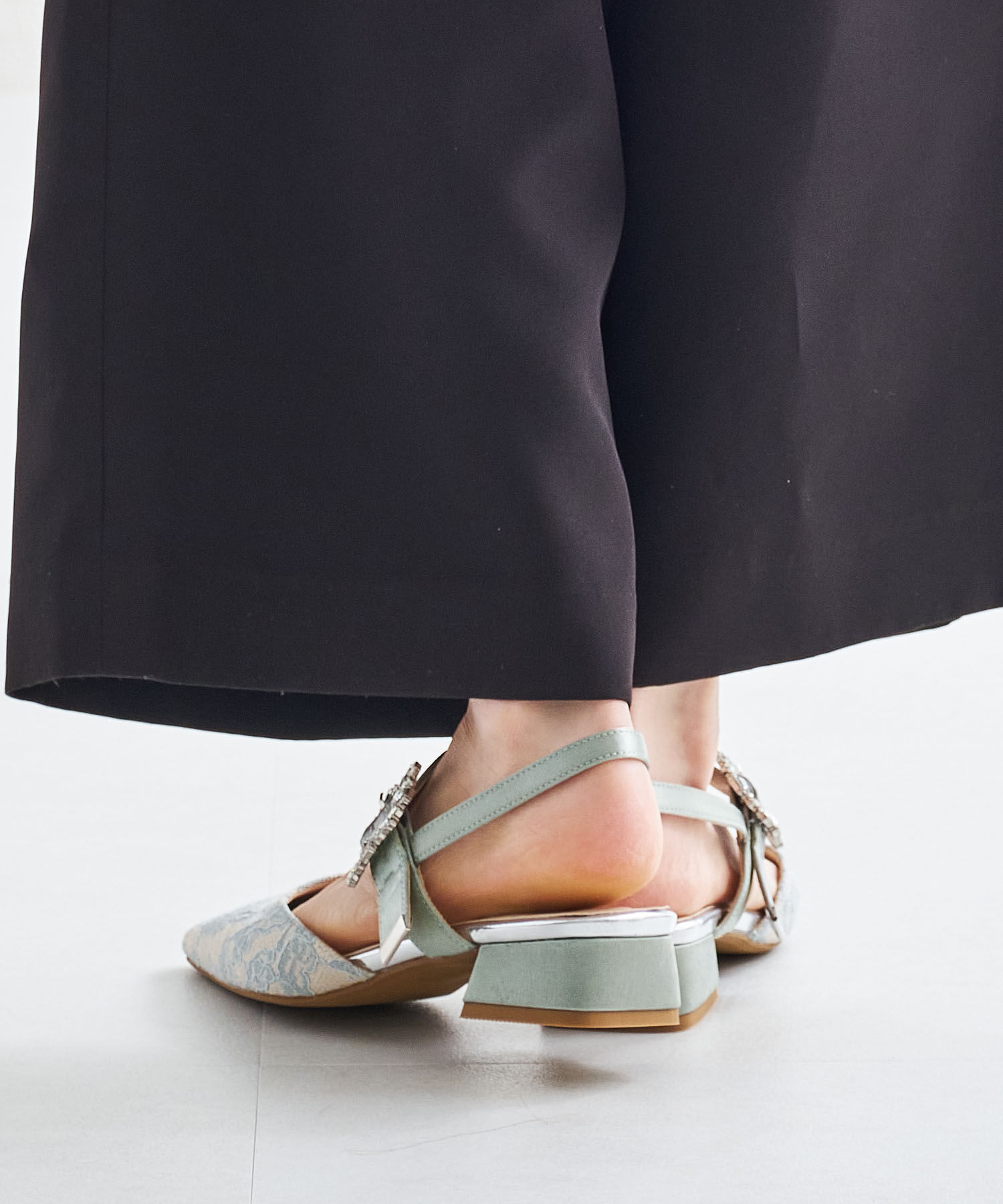 ORiental TRaffic「【オケージョン】●2025春夏新作●ビジューバックストラップローヒールパンプス/MOR111」|パンプス|