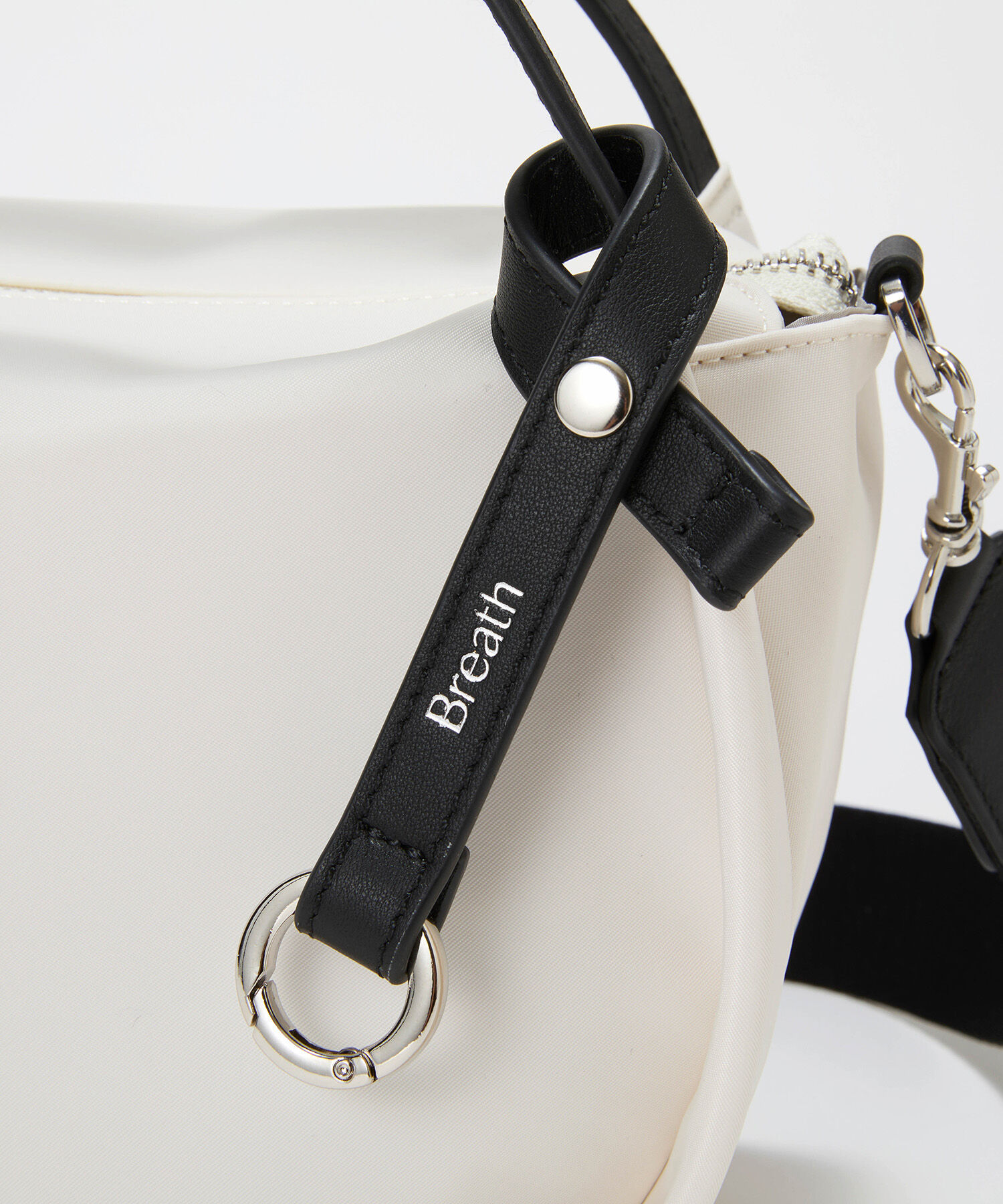 TOPKAPI BREATH「【Breath TOPKAPI】【撥水】ツヤ ナイロン ショルダー付き ラウンド トートバッグ」|トートバッグ|