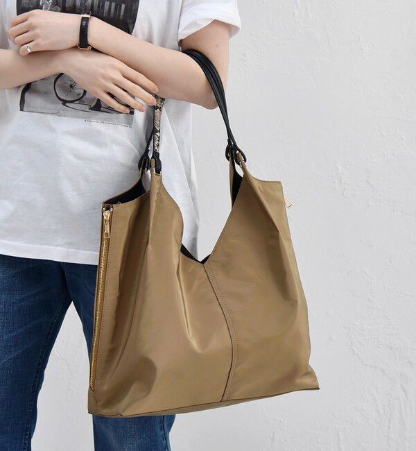 quaranciel「《追加予約》quaranciel: Vカット サイドファスナー トートバッグ（A4対応）」|トートバッグ|