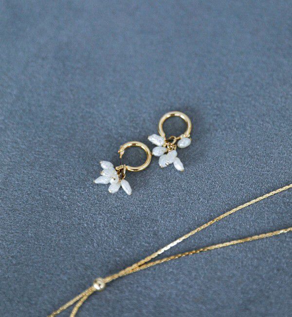 quaranciel「quaranciel: ミニ 淡水パール フラワーデザイン フープ ピアス」|ピアス|