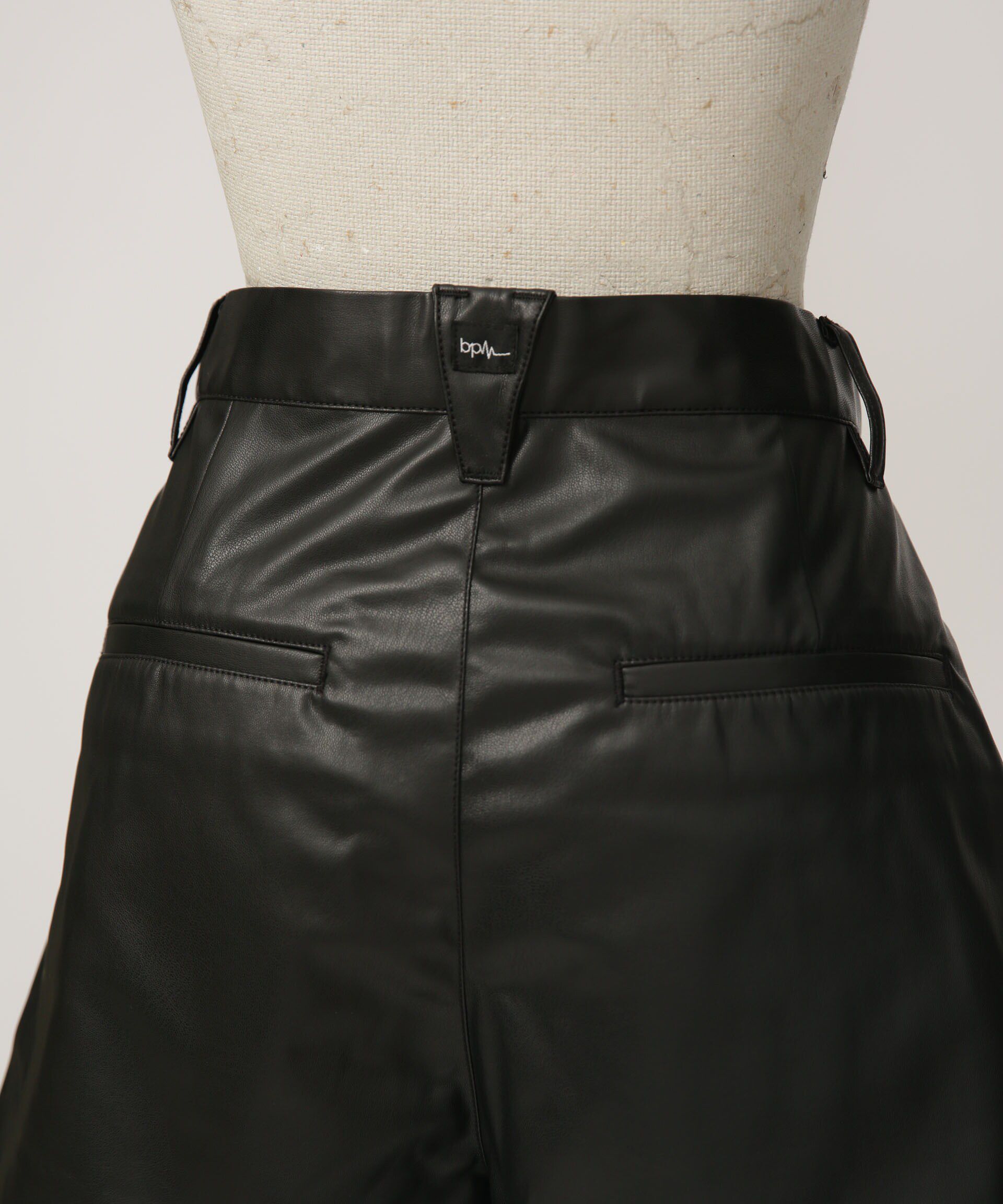 nano･universe「beats per minute/合皮ショーツ」|チノ|