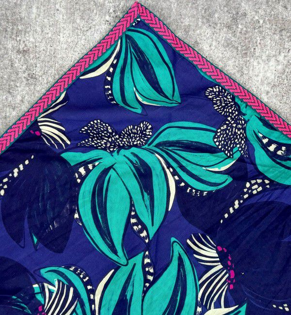 fredy emue「【POM Amsterdam／ポムアムステルダム】プリント三角ストール」|ストール|