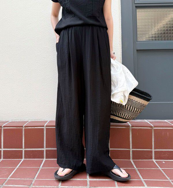 fredy emue「《セットアップ対応》RNギャザーイージーパンツ」|チノ|ブラック