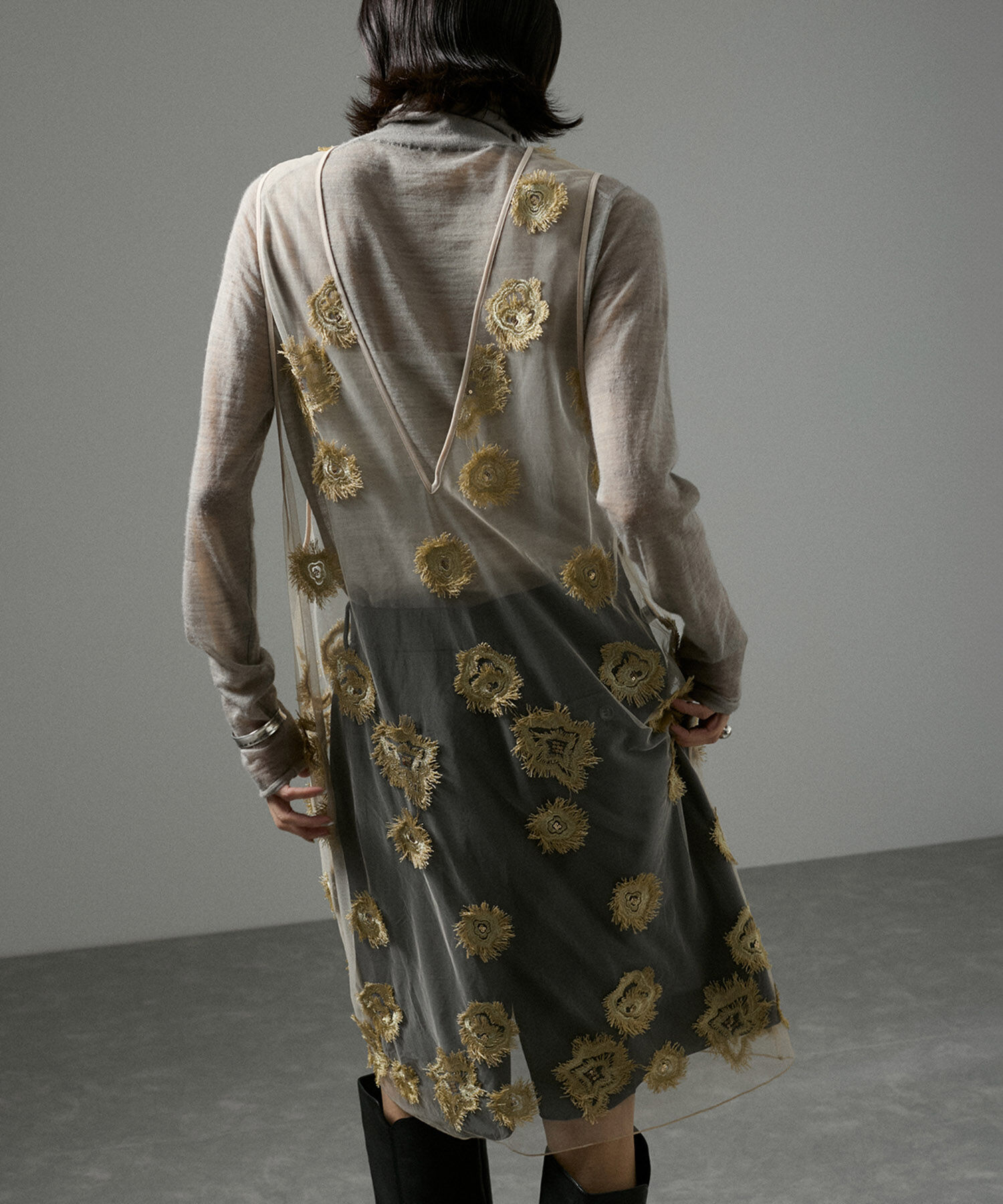 SALON adam et rope'「【前後2WAY】フラワーエンブロイダリーシアージャンパースカート」|ワンピース|ゴールド(90)