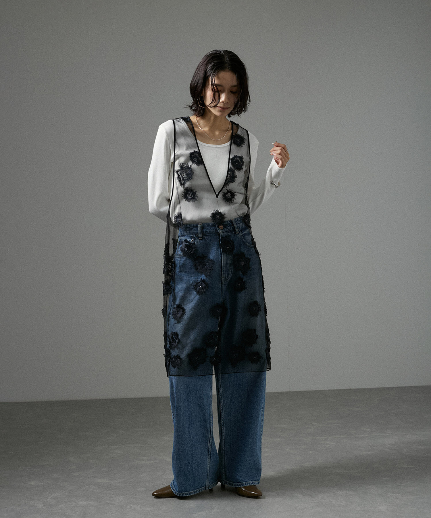 SALON adam et rope'「【前後2WAY】フラワーエンブロイダリーシアージャンパースカート」|ワンピース|