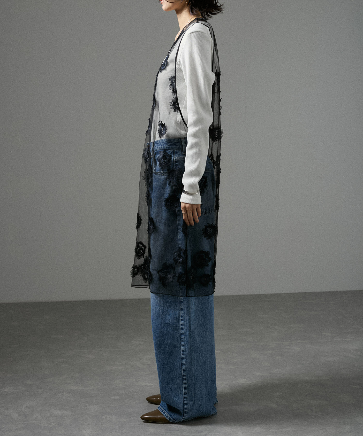 SALON adam et rope'「【前後2WAY】フラワーエンブロイダリーシアージャンパースカート」|ワンピース|