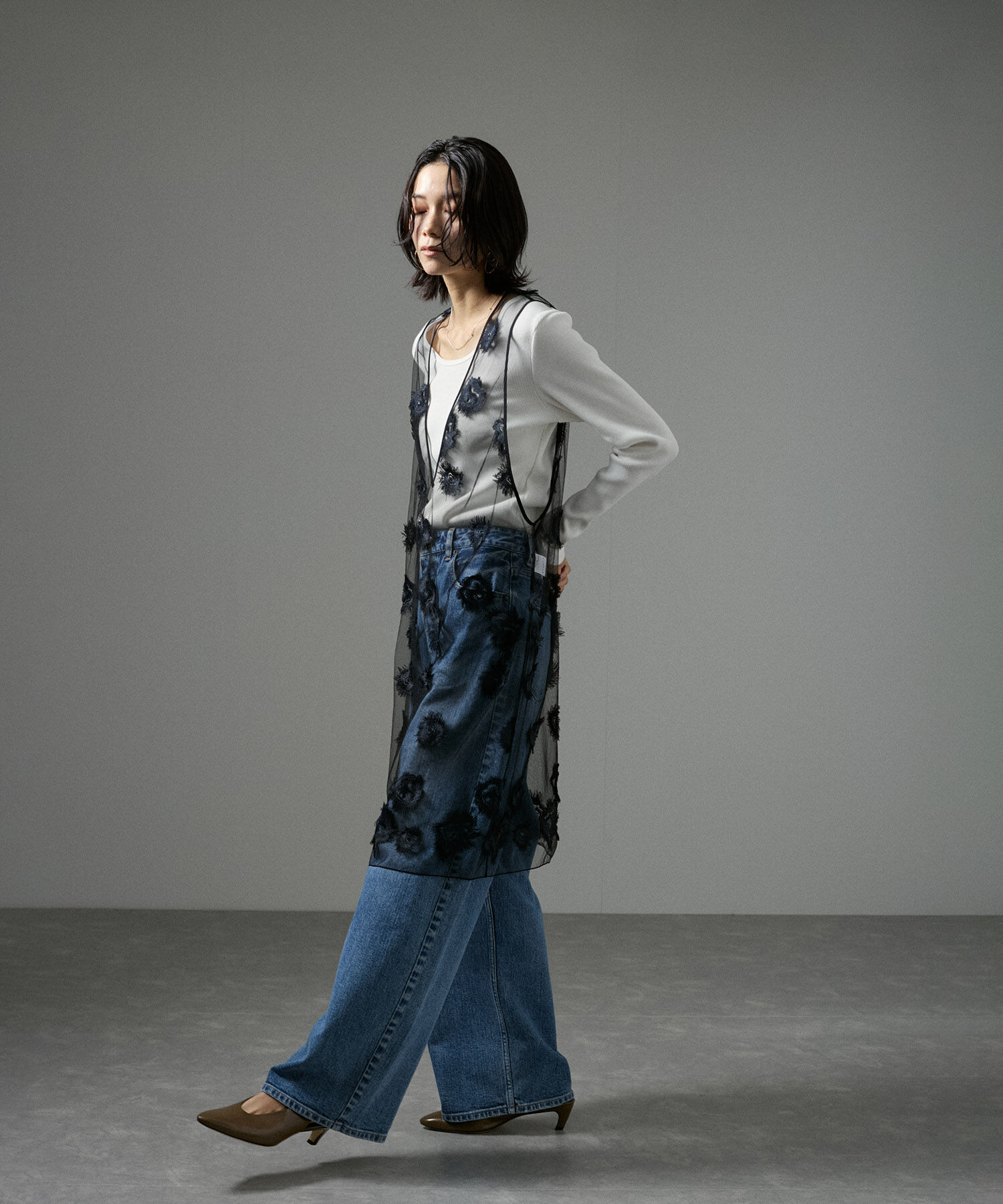 SALON adam et rope'「【前後2WAY】フラワーエンブロイダリーシアージャンパースカート」|ワンピース|