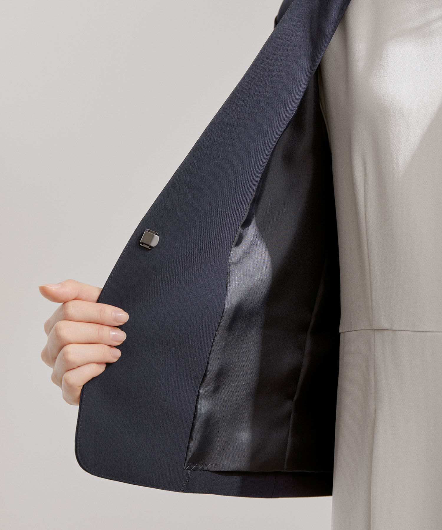 ROPE「【洗える】アセテートダブルクロス クルーネックジャケット/セレモニー・セットアップ対応」|ノーカラージャケット|