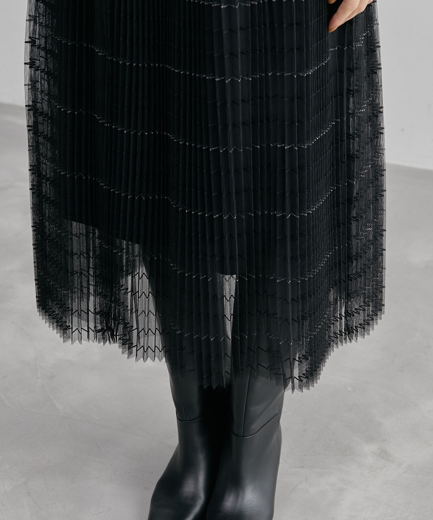 ROPE「【ドラマ着用】アコーディオンプリーツスカート（ラメボーダー&times;チュール/フラワープリント）」|スカート|