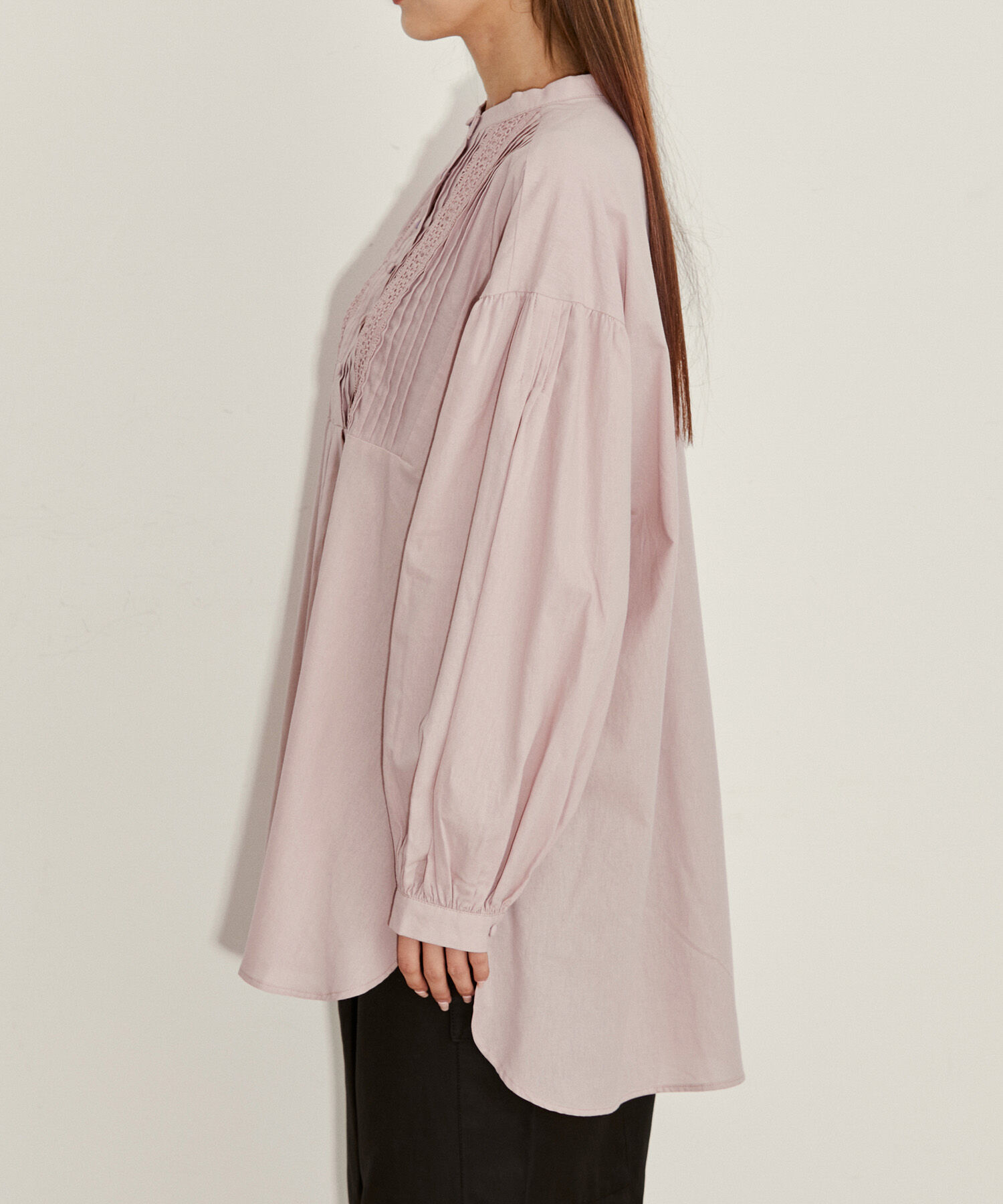 vis-a-vis「【WEB限定】レース＆タックで魅せる、フロントピンタックチュニックブラウス」|シャツ・ブラウス|