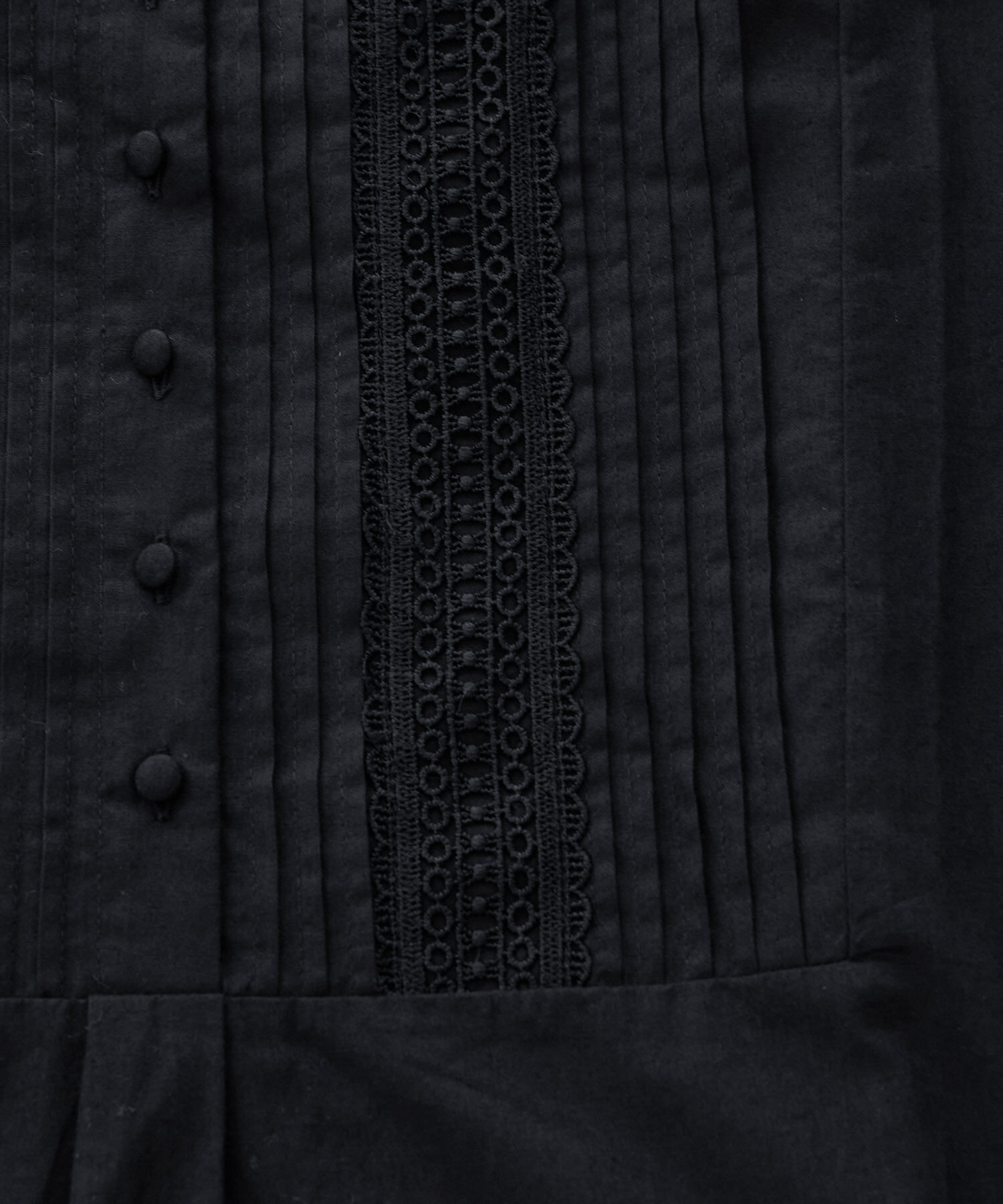 vis-a-vis「【WEB限定】レース＆タックで魅せる、フロントピンタックチュニックブラウス」|シャツ・ブラウス|