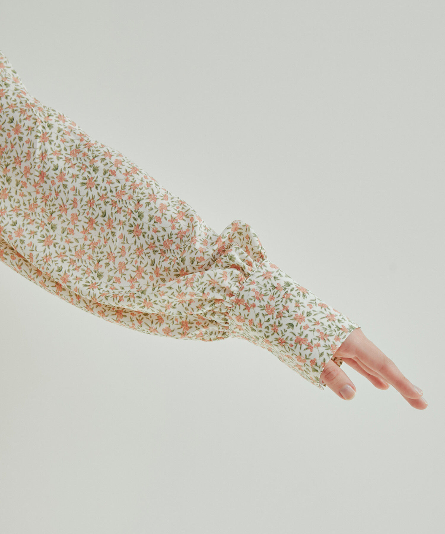 vis-a-vis「【WEB限定】【前後2WAY】花柄＆無地フリルブラウス」|シャツ・ブラウス|