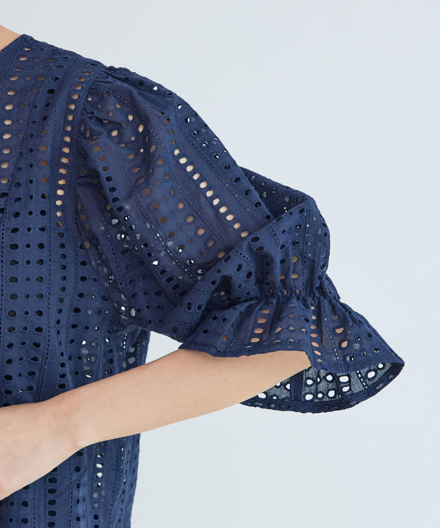 vis-a-vis「【WEB限定】エンブロイダリーレースボリューム袖ブラウス【セットアップ対応】【ワンピ―スみせ】」|シャツ・ブラウス|