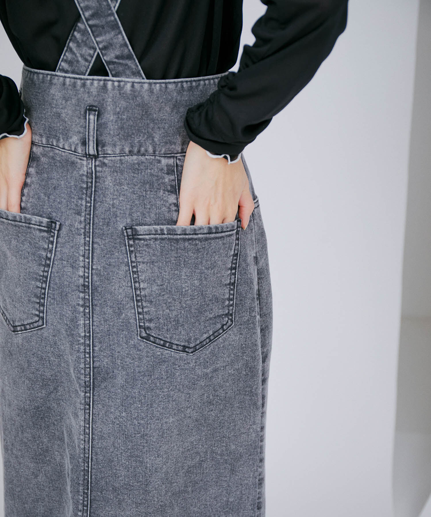 VIS「【洗える】サスペンダー付きハイウエストデニムタイトスカート」|スカート|