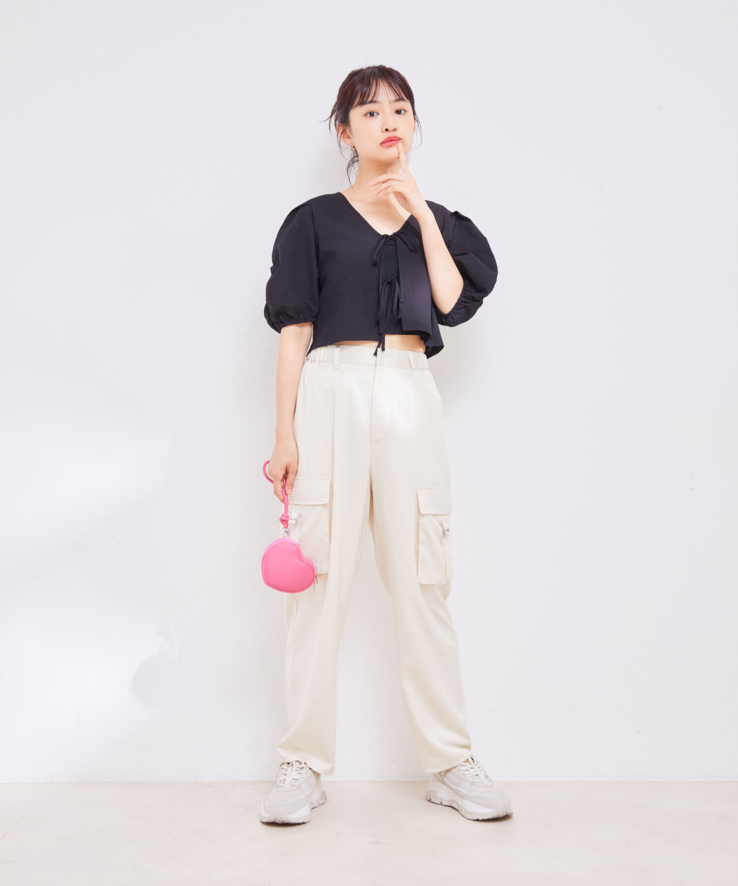 VIS「【接触冷感・洗える】サテンカーゴパンツ」|カーゴ|