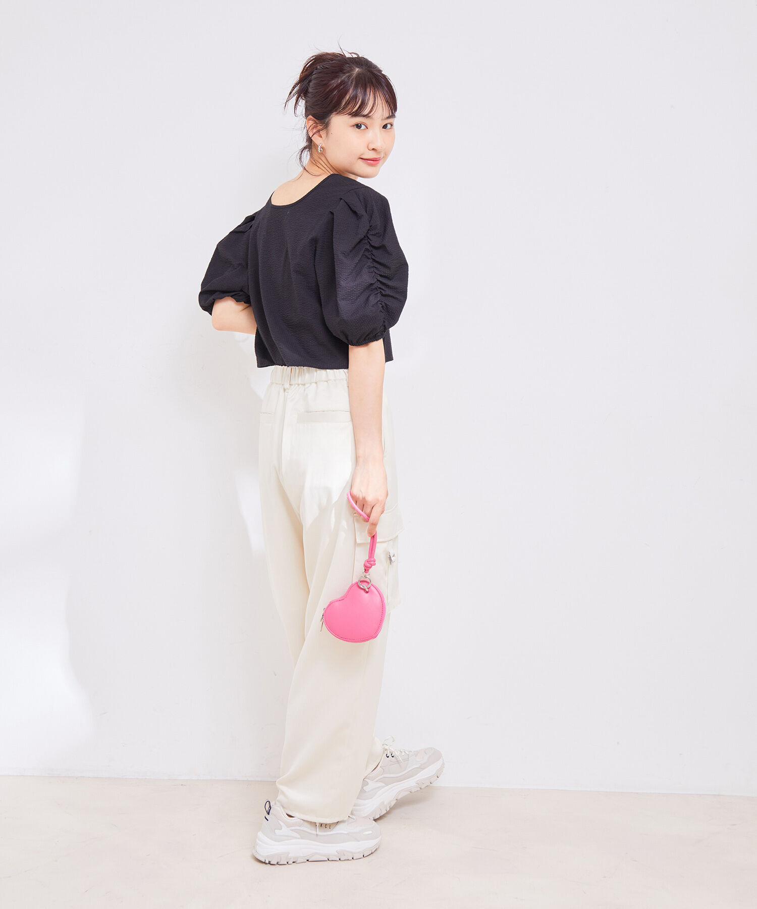 VIS「【接触冷感・洗える】サテンカーゴパンツ」|カーゴ|