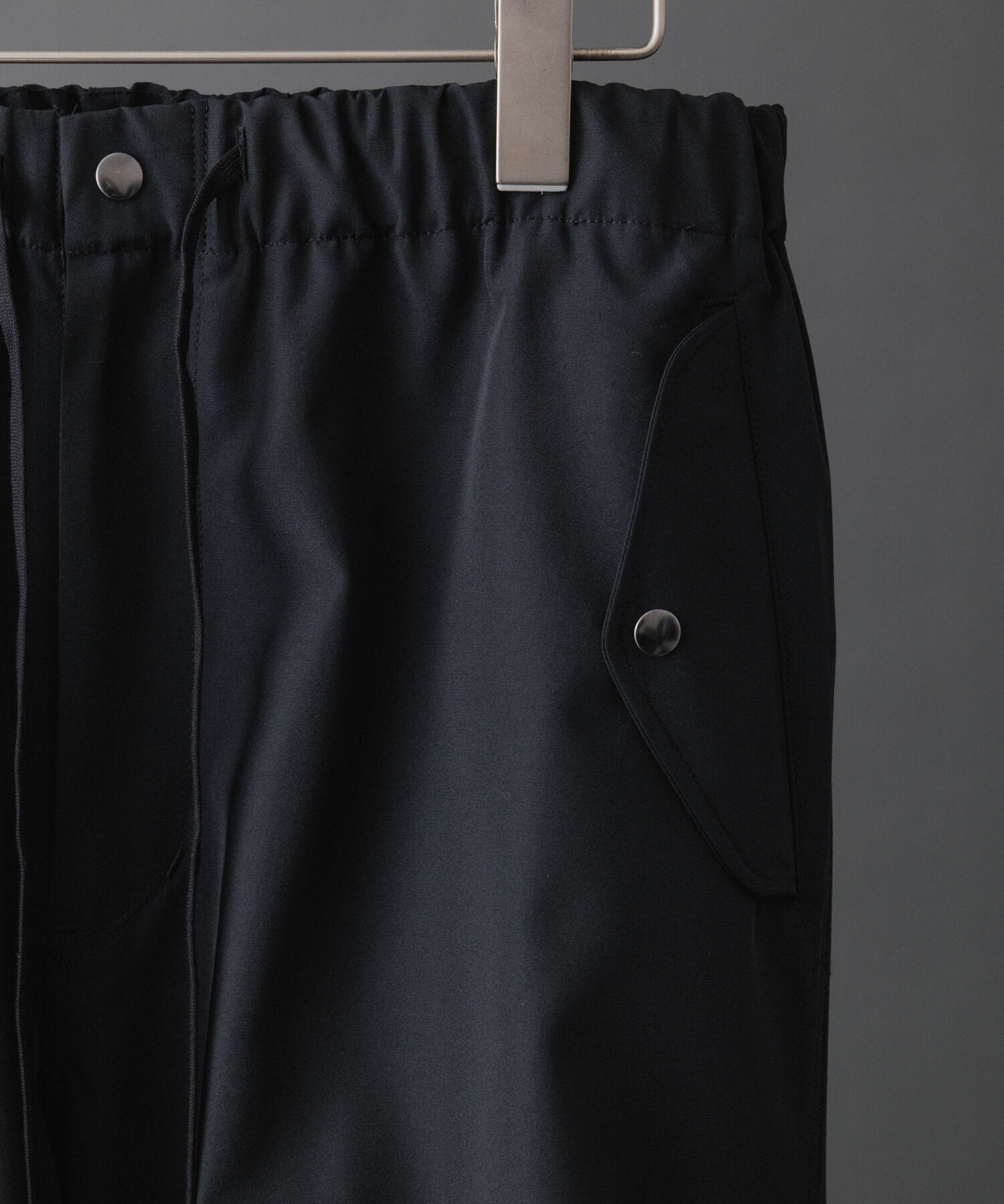 ADAM ET ROPE'「【NIKKE/ニッケ】撥水タフタ ドローストリング ワイド トラック パンツ / セットアップ対応 / UNISEX」|その他|