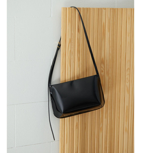 Hoaw.「【Hoaw.】ガラスレザーショルダー」|トートバッグ|ブラック