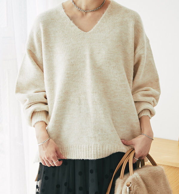 「《柔らかく軽い着心地》ヤクライクVネックニット」|ニット・セーター|