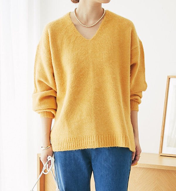  「《柔らかく軽い着心地》ヤクライクVネックニット」|ニット・セーター|イエロー