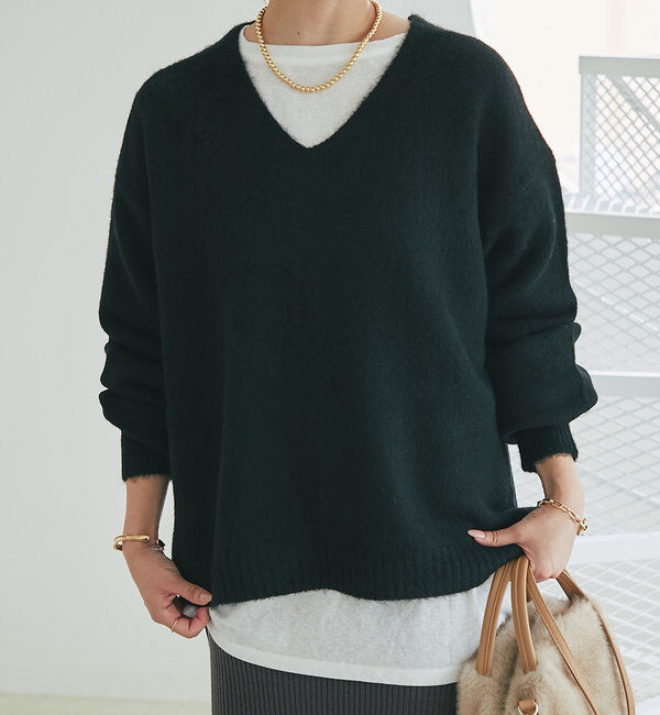  「《柔らかく軽い着心地》ヤクライクVネックニット」|ニット・セーター|
