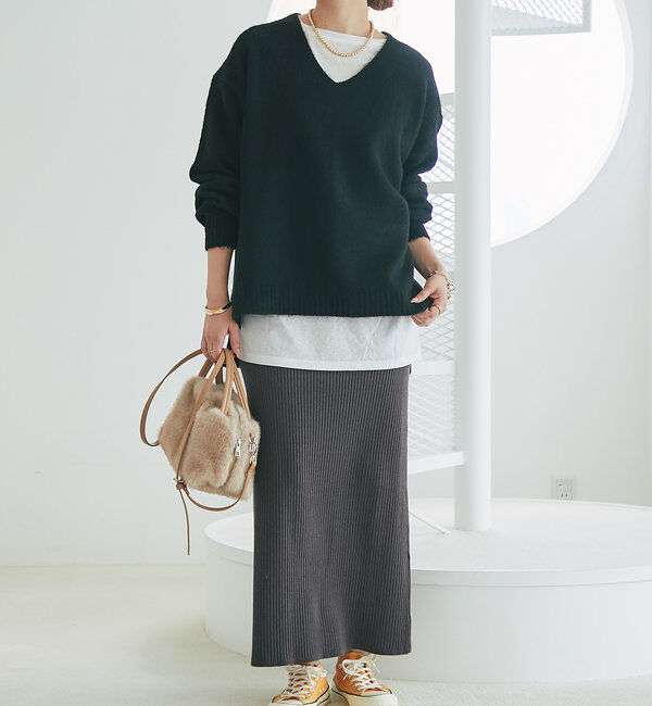  「《柔らかく軽い着心地》ヤクライクVネックニット」|ニット・セーター|