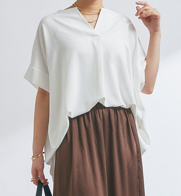  「Vネックライトジョーゼット半袖T」|Tシャツ・カットソー|オフホワイト