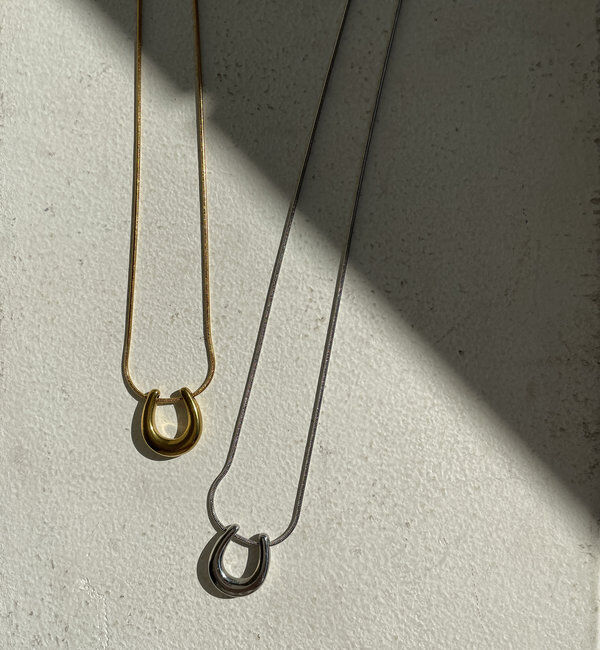  「《金属アレルギー対応/ステンレス》【GALENA】ホースシューズネックレス」|リング|ゴールド