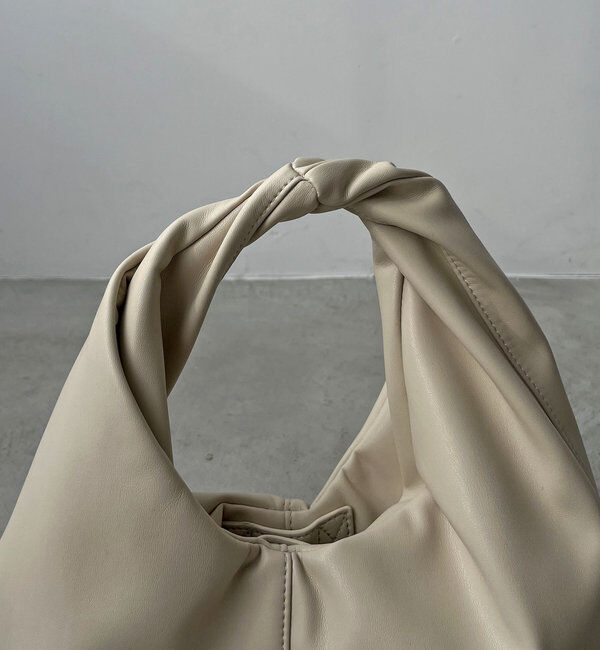  「【見た目以上の収納力！デイリー使いに◎】ツイストバッグ」|トートバッグ|