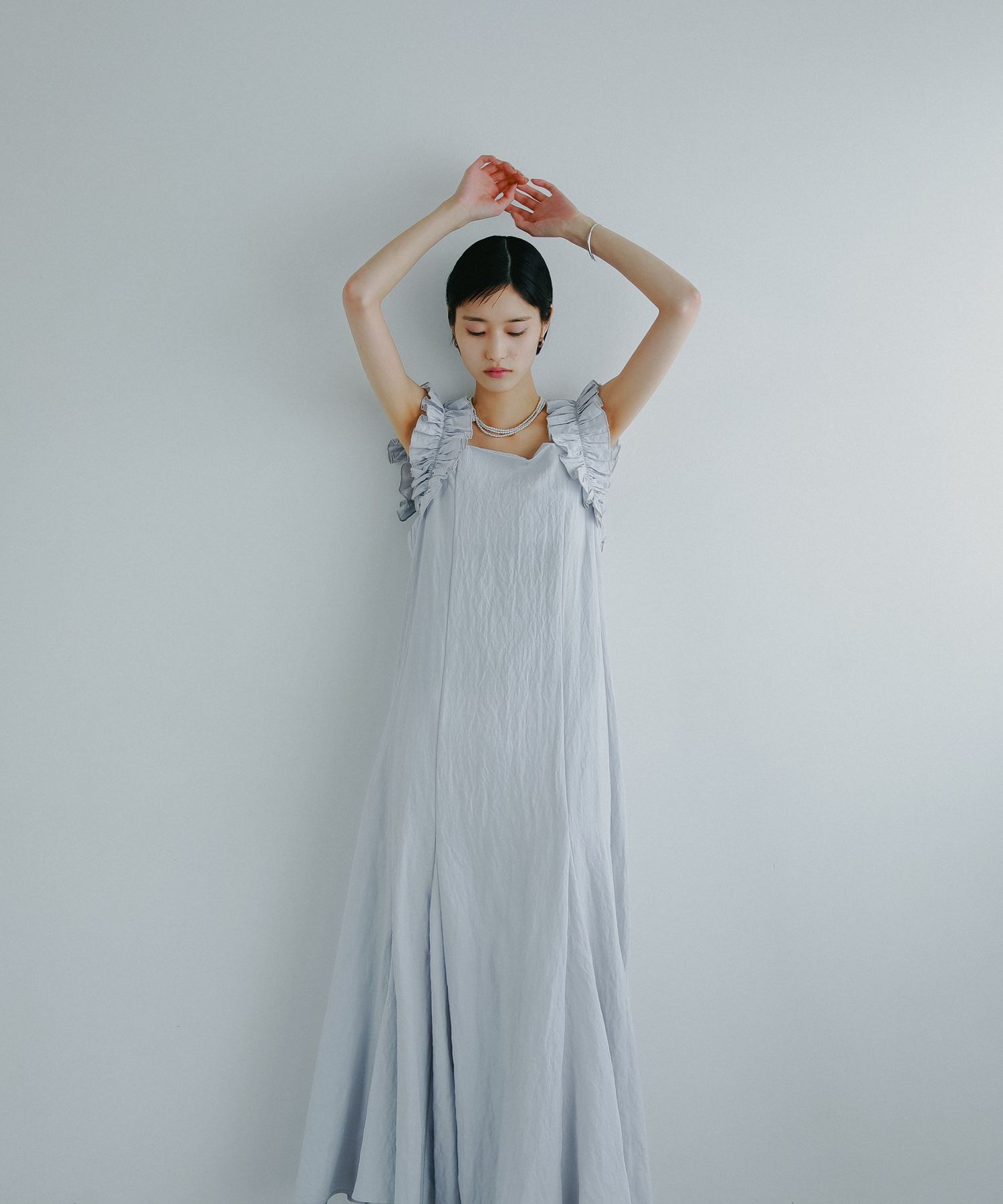 A part by 「STELLAフリルスリーブワンピース」|ワンピース|ライトグレー