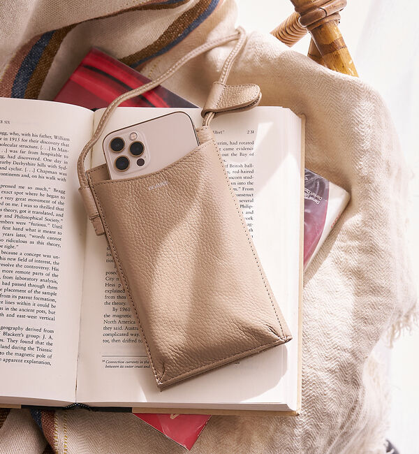 collex「【WEB限定】【BEAURE】カウレザー マルチウォレットショルダーバッグ」|ショルダー・メッセンジャー|ベージュ