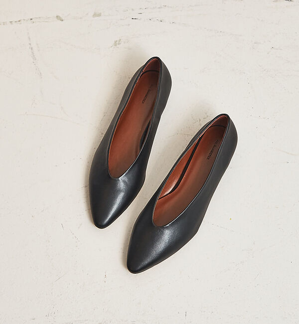 AU BANNISTER「【WEB限定】ソフトポインテッドパンプス」|パンプス|ブラック