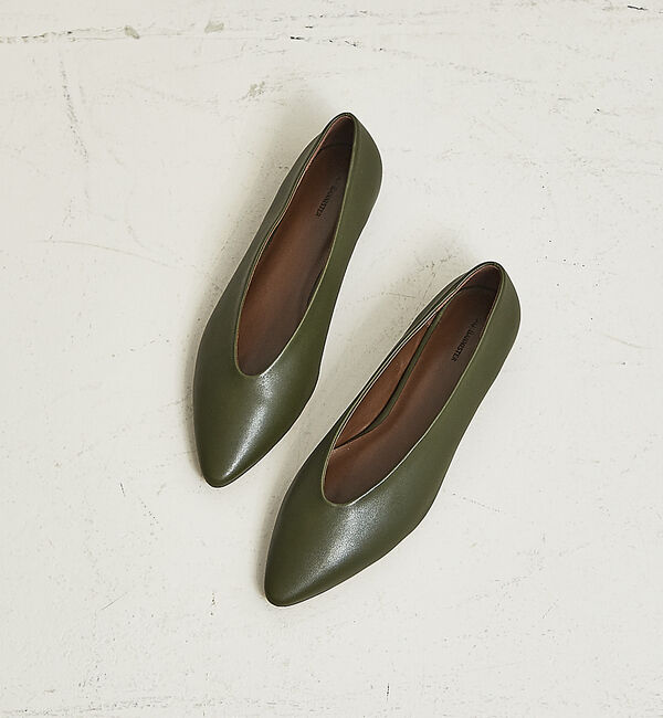 AU BANNISTER「【WEB限定】ソフトポインテッドパンプス」|パンプス|カーキ