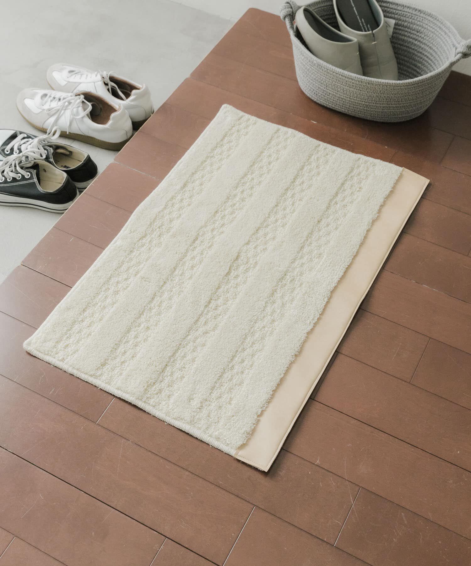 URBAN RESEARCH DOORS「『洗濯可』calmland　フロアラグ 46&times;70」|クッション・クッションカバー|アイボリー