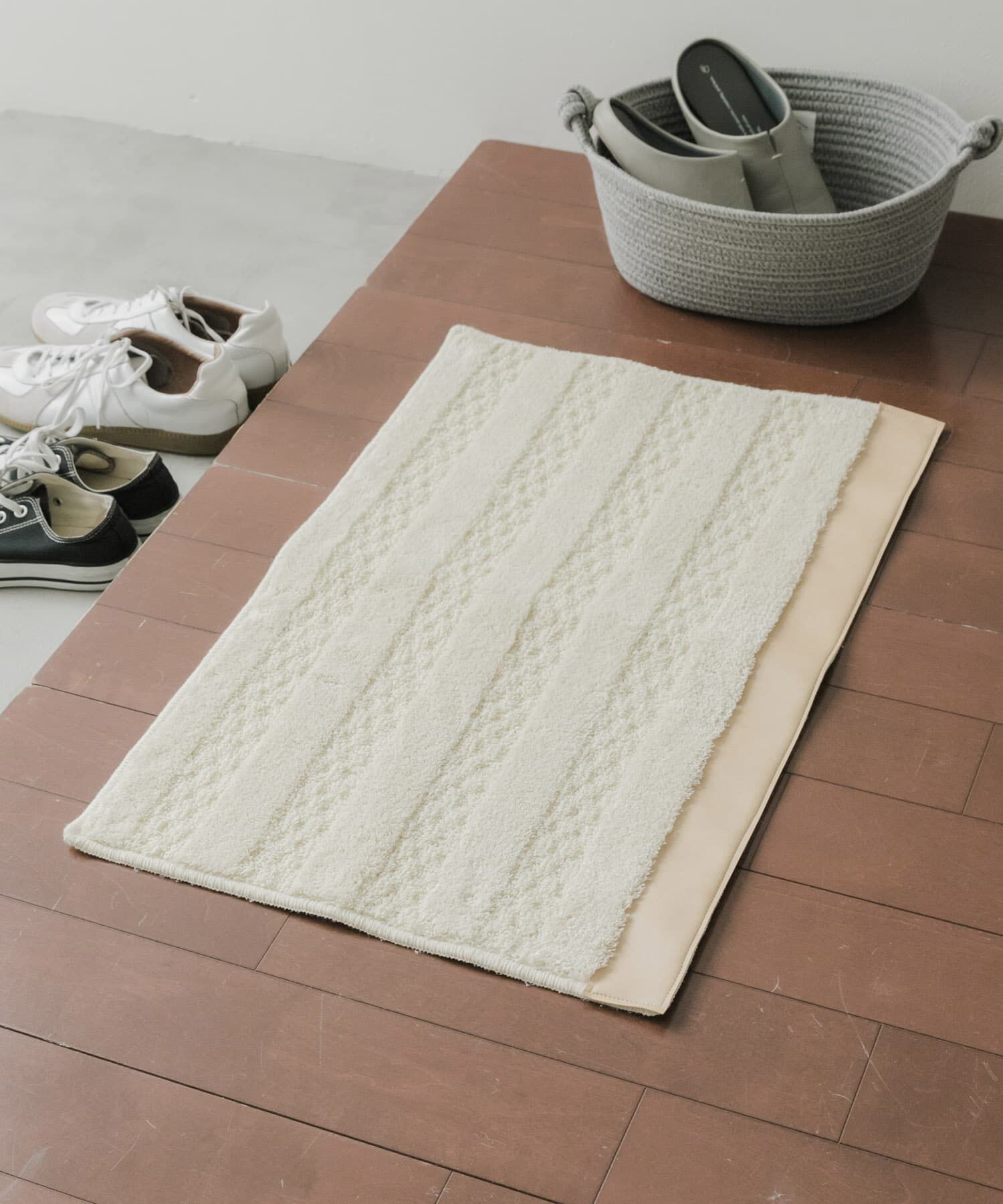 URBAN RESEARCH DOORS「『洗濯可』calmland　フロアラグ 46&times;70」|クッション・クッションカバー|