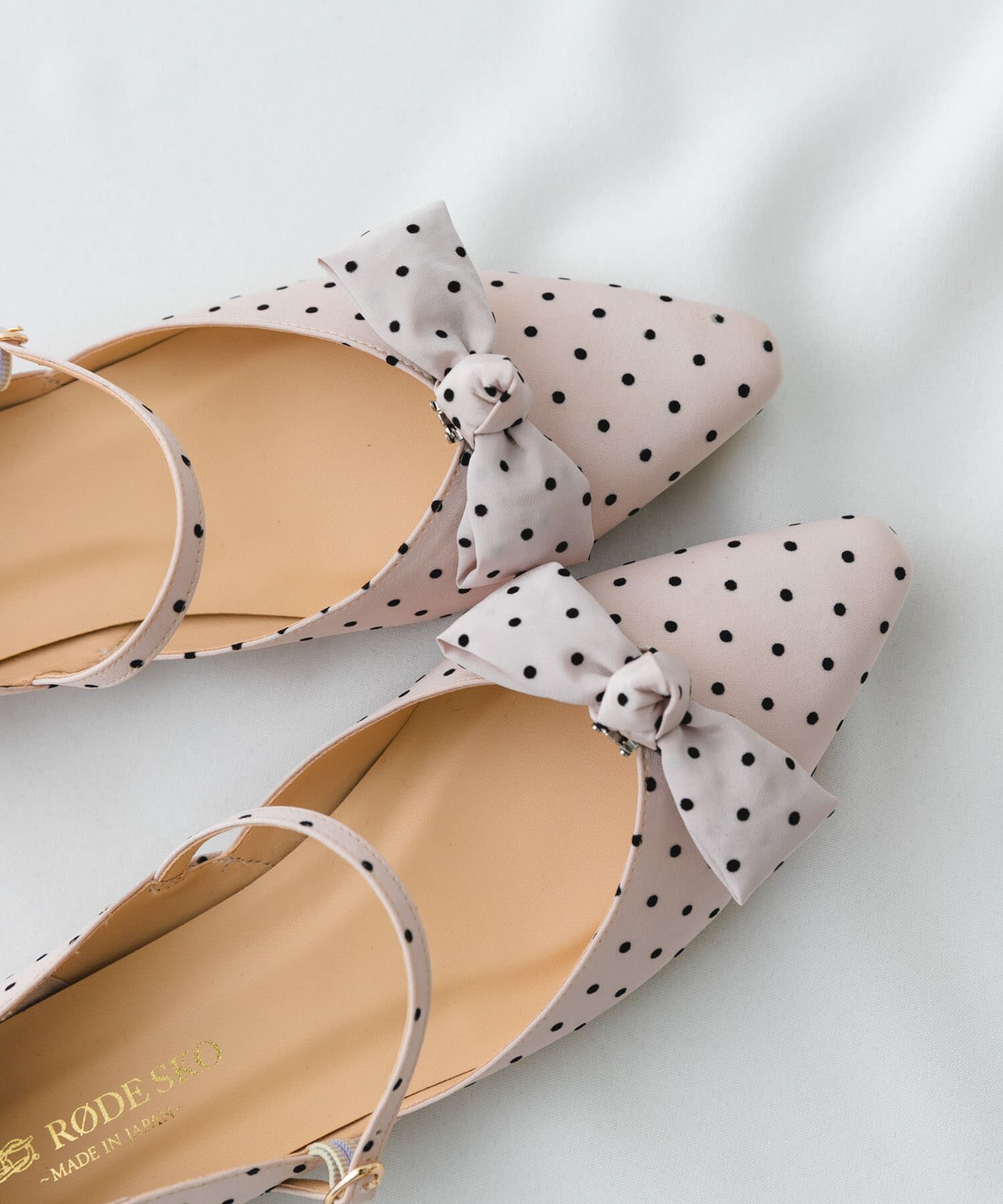 RODE SKO「『WEB/一部店舗限定カラー』『MADE IN JAPAN』マルチWAYリボンパンプス」|パンプス|ピンクベージュ