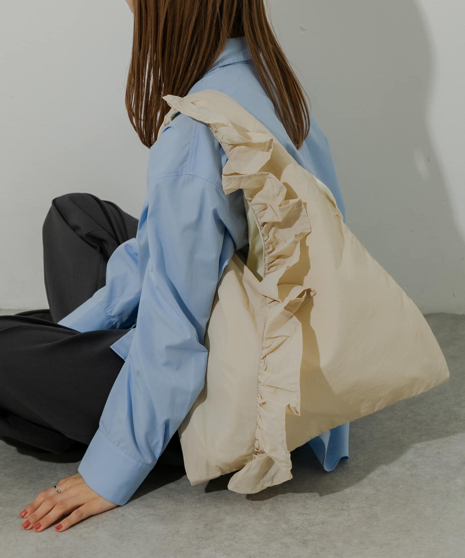 SMELLY「カシュクールフリルトート」|トートバッグ|アイボリー