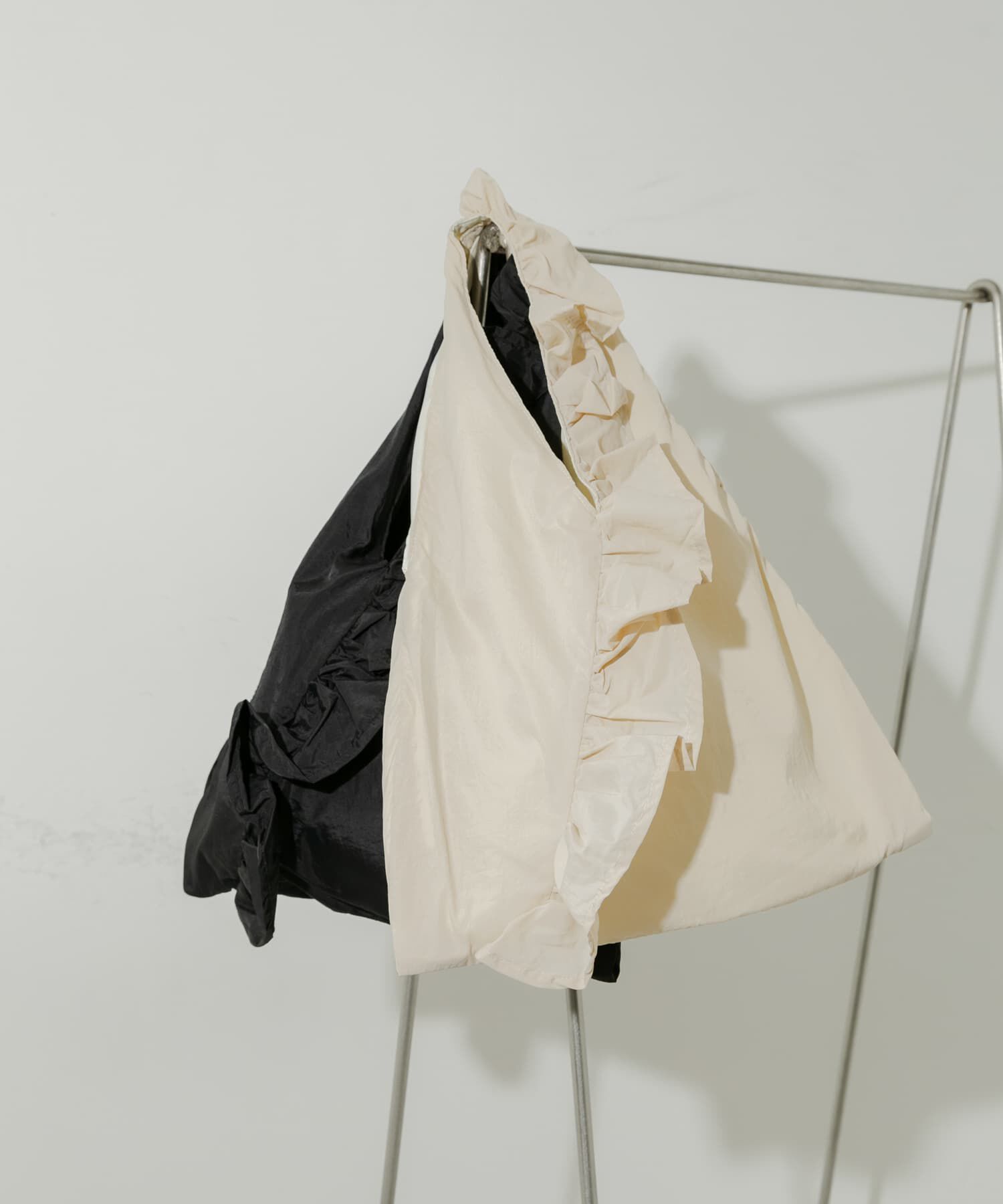 SMELLY「カシュクールフリルトート」|トートバッグ|