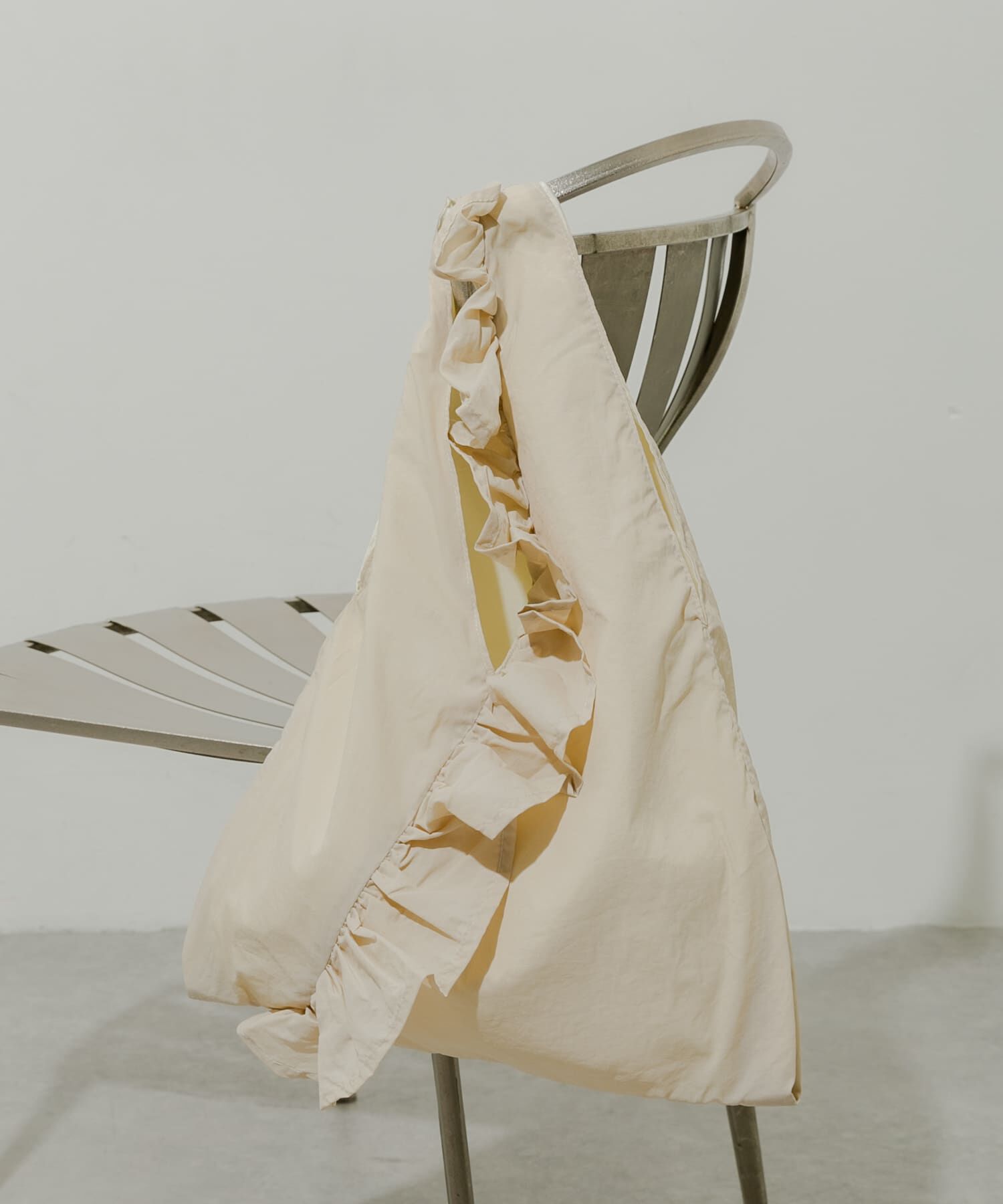 SMELLY「カシュクールフリルトート」|トートバッグ|