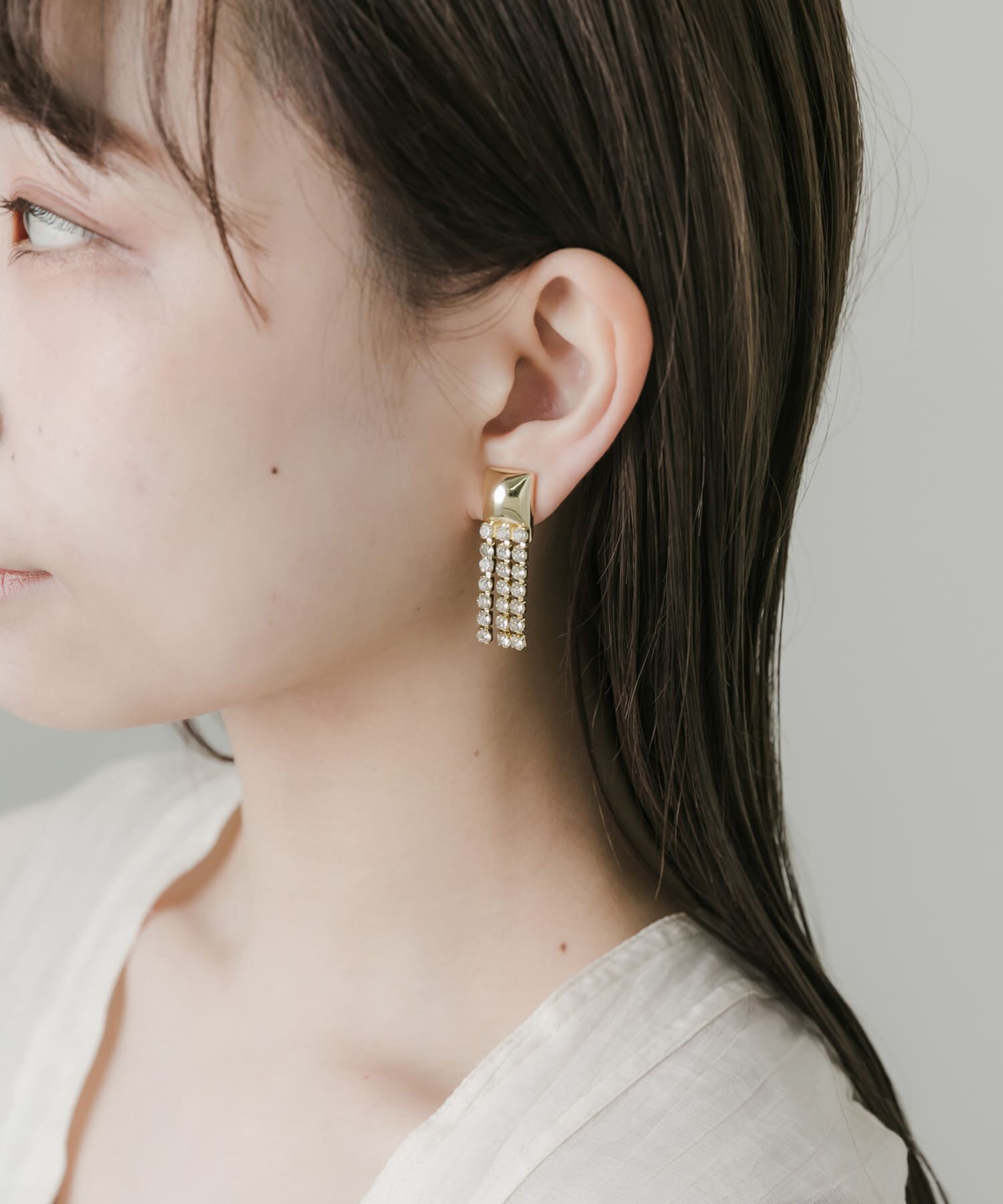 SMELLY「メタルスクエアビジューチェーンイヤリング」|イヤリング|