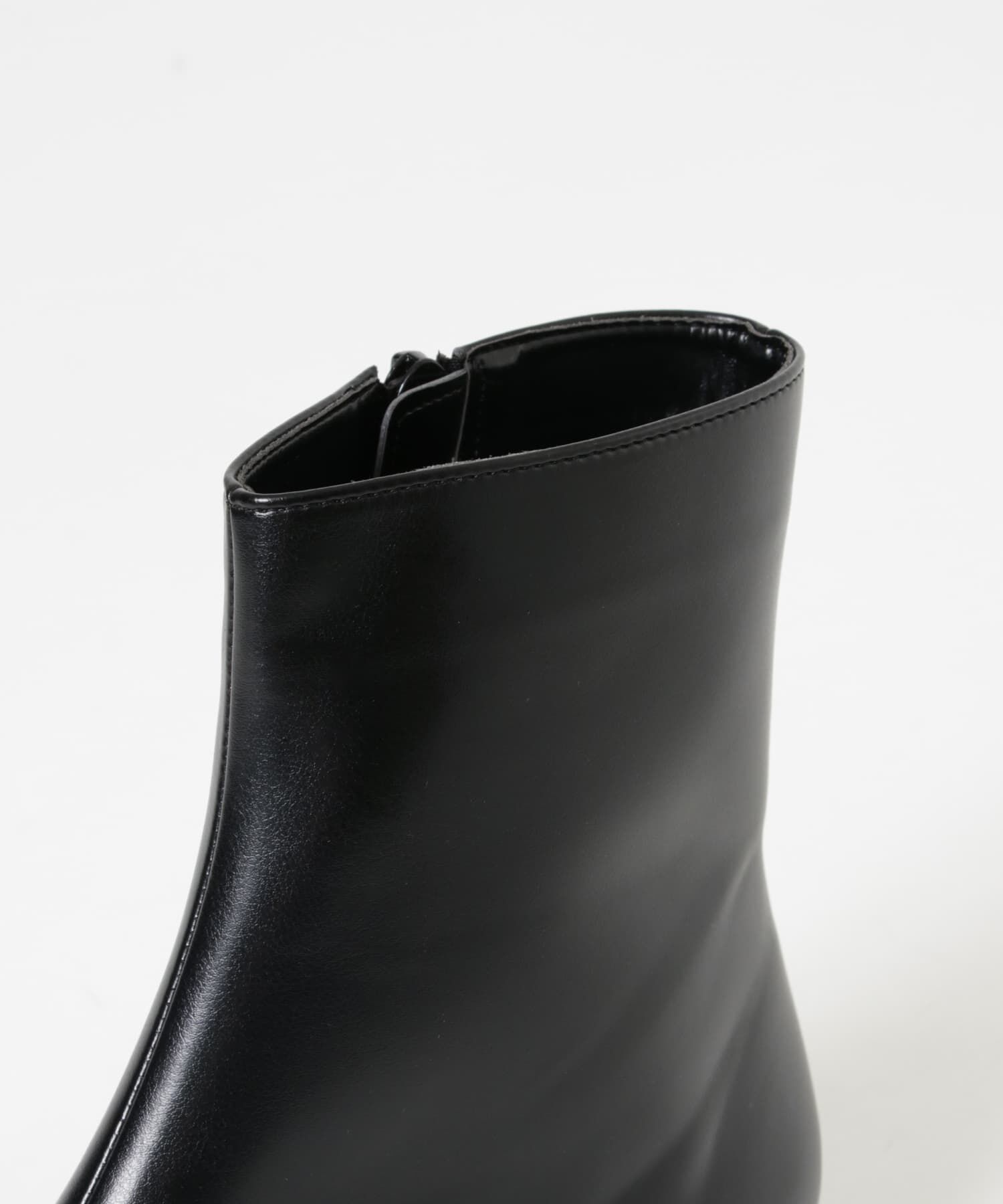 URBAN RESEARCH「『MADE IN JAPAN』スクエアトゥローヒールショートブーツ」|ショートブーツ|