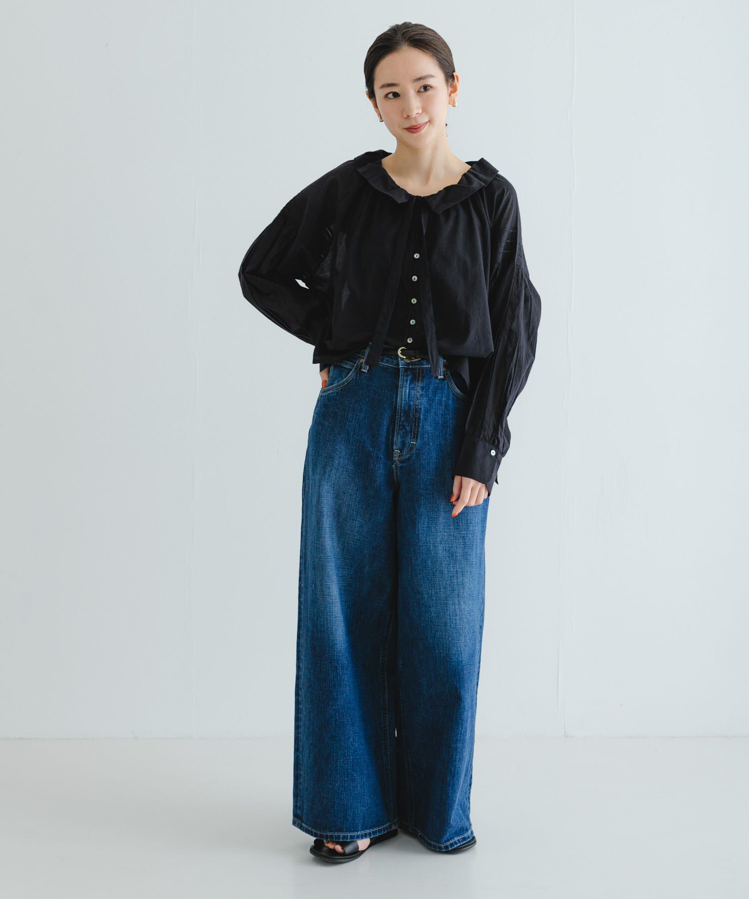 URBAN RESEARCH「コットンボイルフリルカラーブラウス」|シャツ・ブラウス|