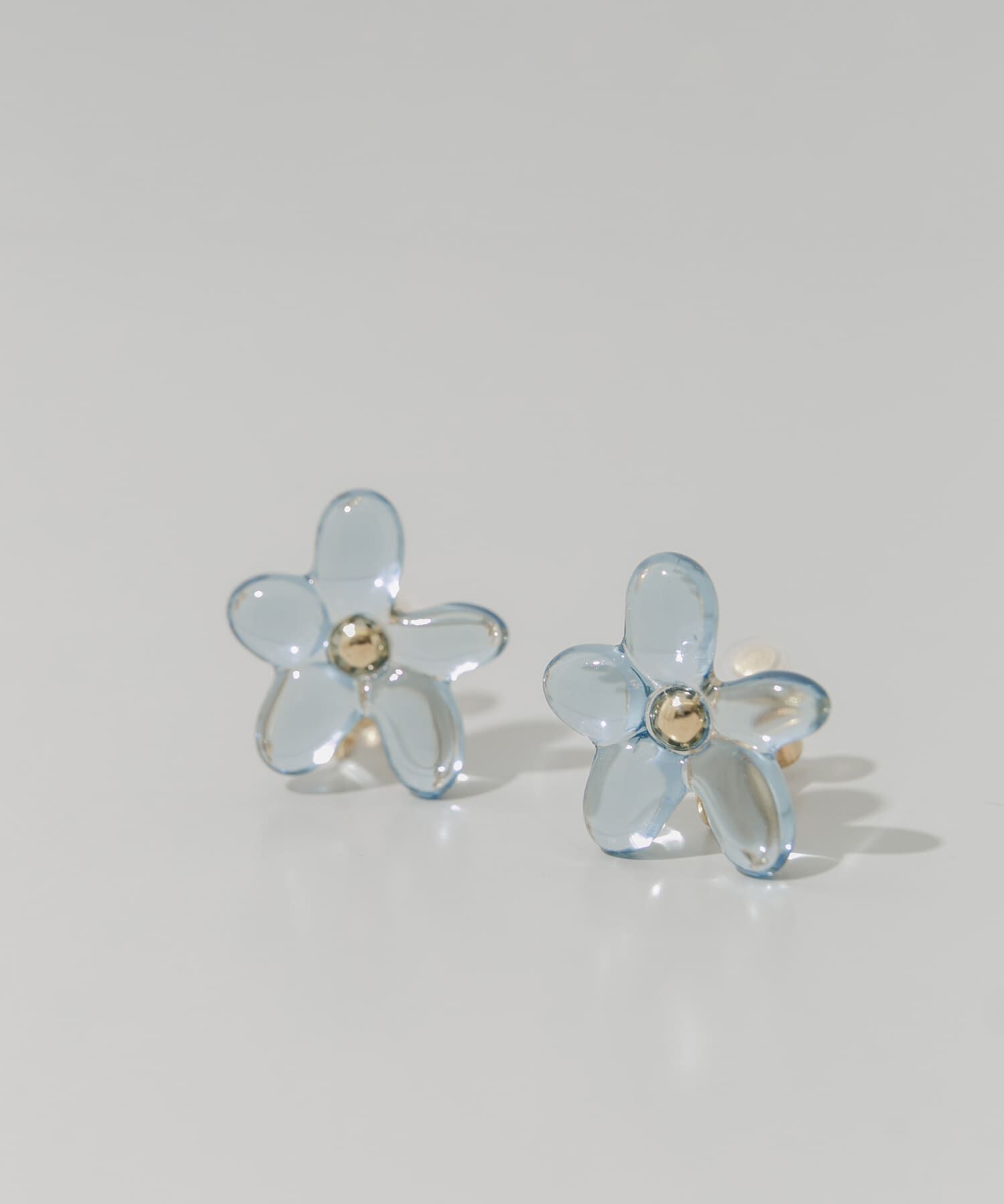 SMELLY「カラークリアフラワーイヤリング」|イヤリング|
