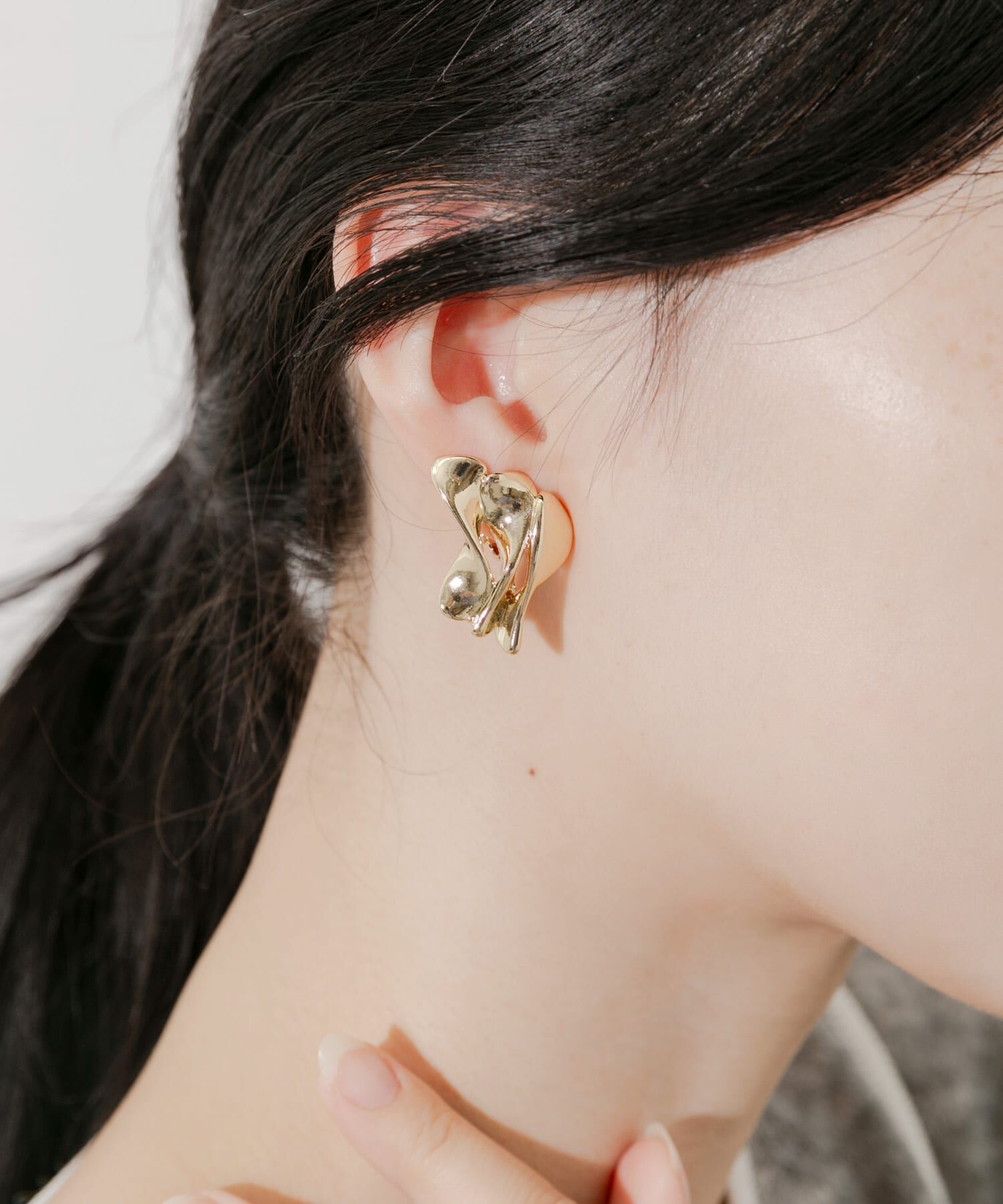 SMELLY「フリルデザインボリュームイヤリング」|イヤリング|