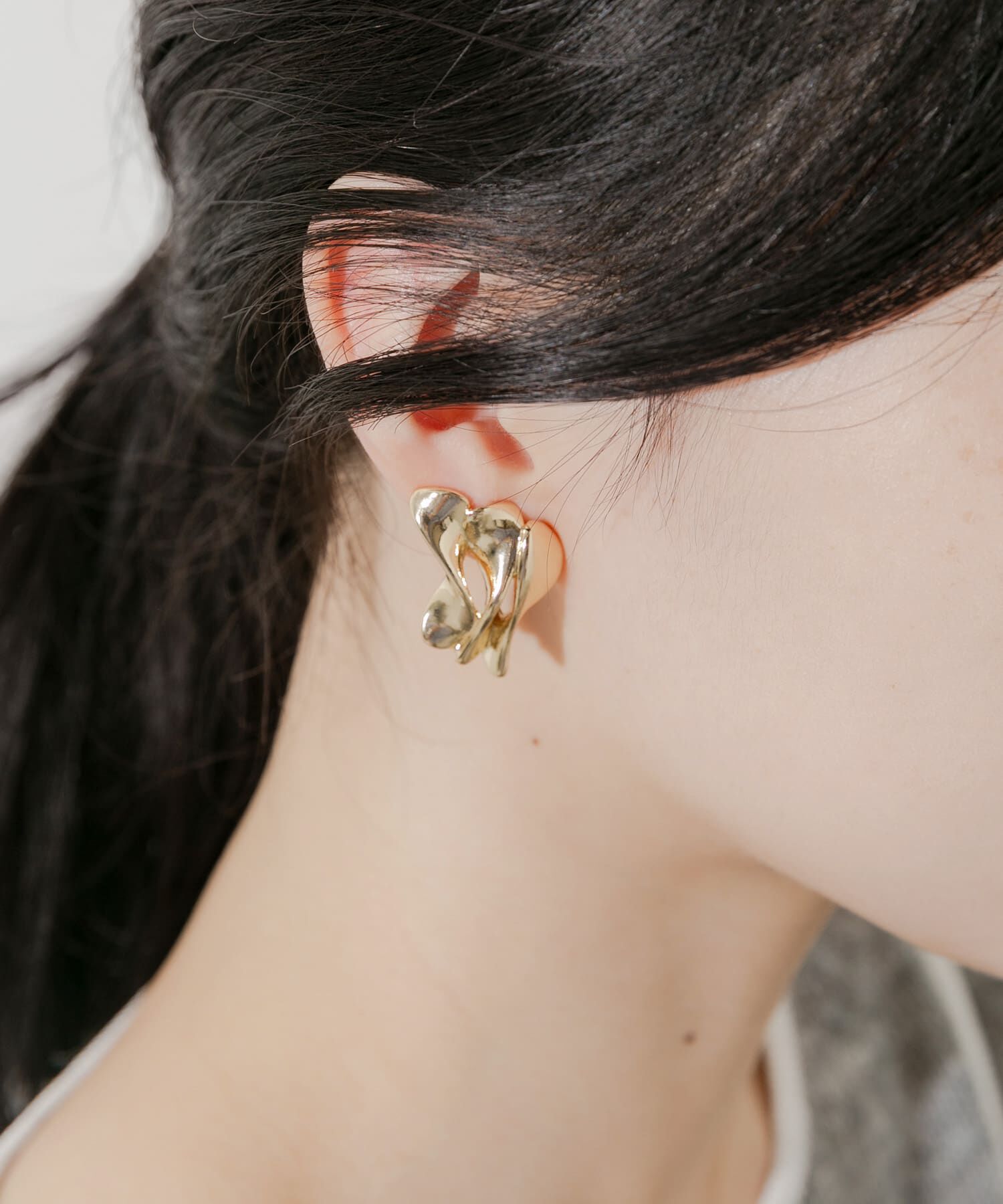 SMELLY「フリルデザインボリュームイヤリング」|イヤリング|