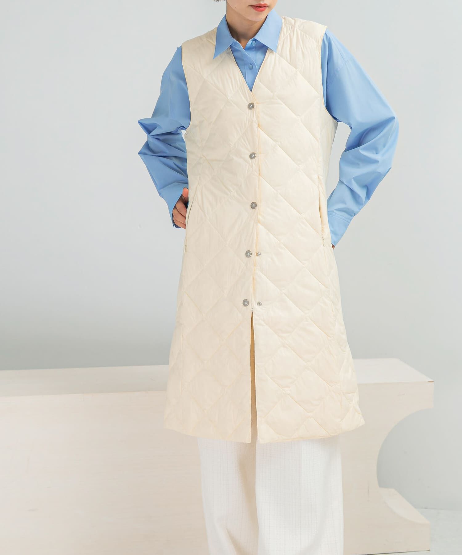 URBAN RESEARCH ROSSO「TAION　VNECK LONG DOWN GILET」|ダウンベスト・ベスト|オフホワイト