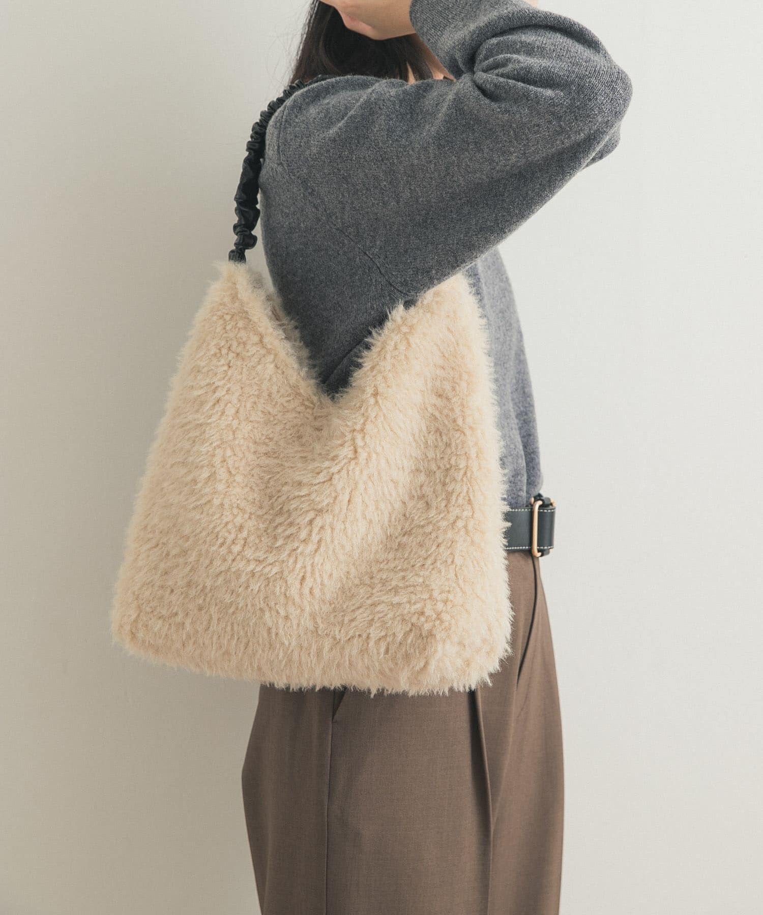 URBAN RESEARCH DOORS「ファーハンドルバッグ」|トートバッグ|