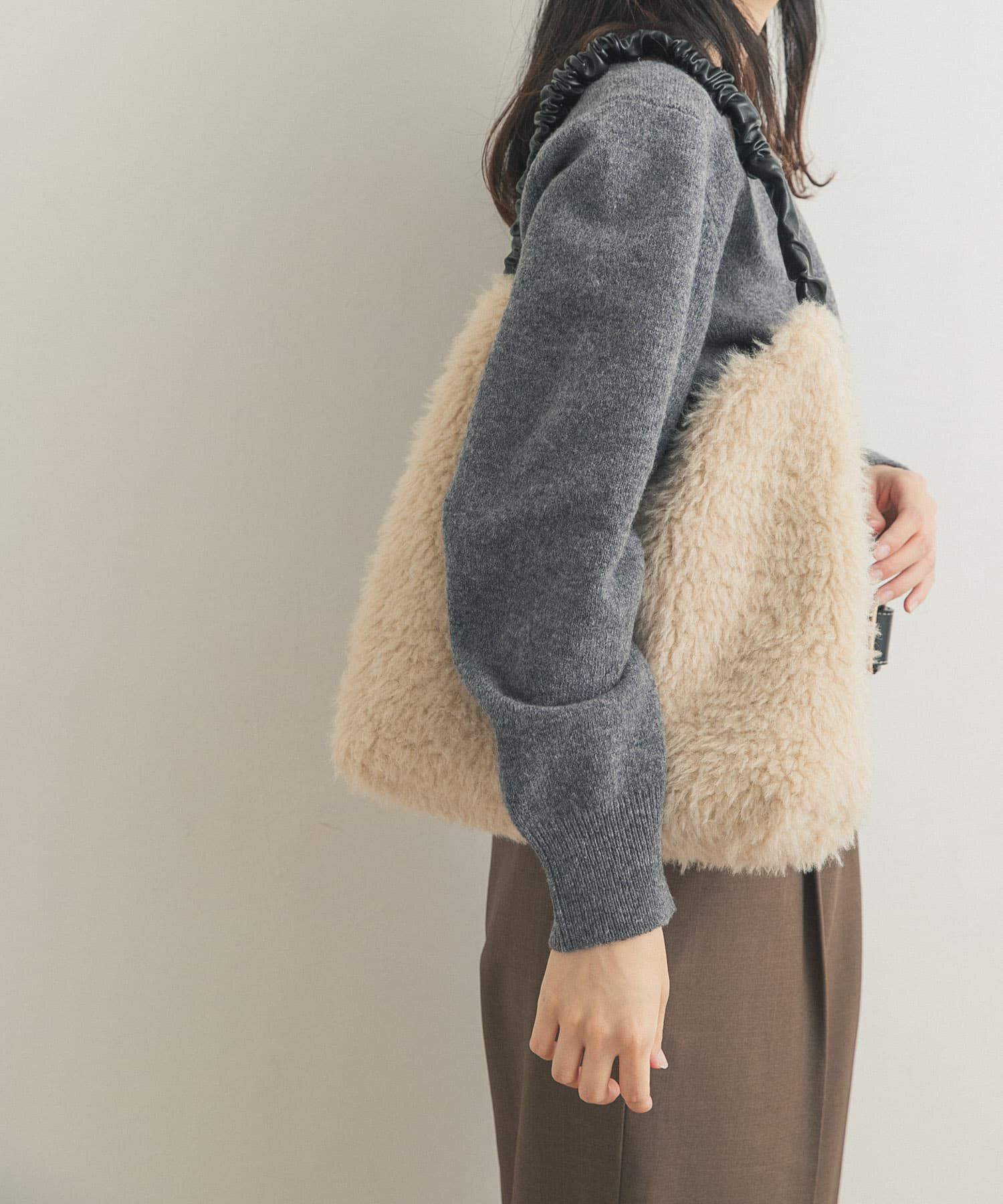 URBAN RESEARCH DOORS「ファーハンドルバッグ」|トートバッグ|