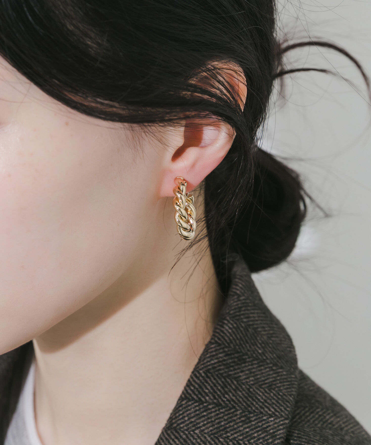 SMELLY「ボリュームツイストフープイヤリング」|イヤリング|